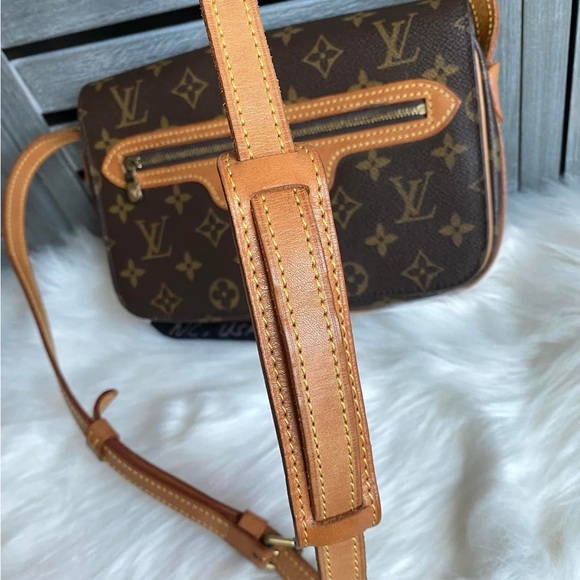 Authentic Vintage Louis Vuitton Saint Germain 23. - Picture 11 of 16